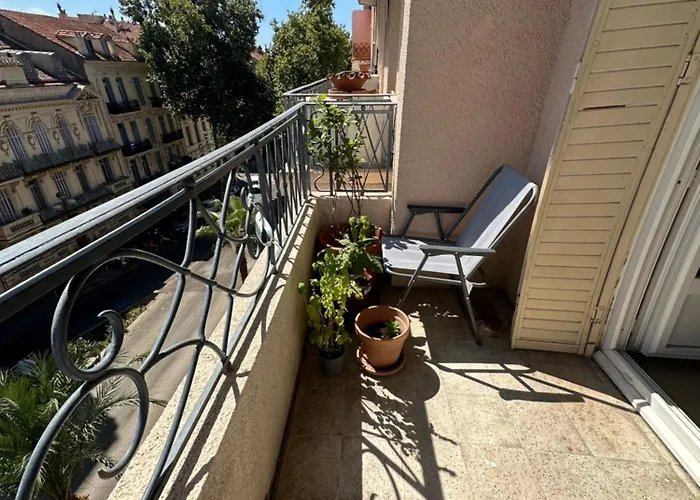 2 Pieces Centre Terrasse Et A 5 Min *